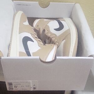 Nike Air Jordan 1 Mid Sneakers